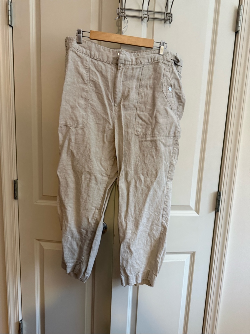 Athleta Womens Cargo Pants in Light Beige